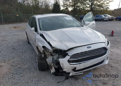 2015 Ford Fusion Hybrid Titanium z USA, uszkodzony, nr VIN 3FA6P0RU0FR212343